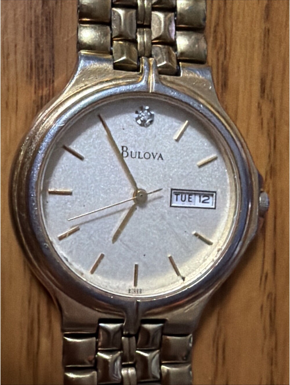 Vintage Bulova Watch 97D29 Diamond Quartz 33mm untested